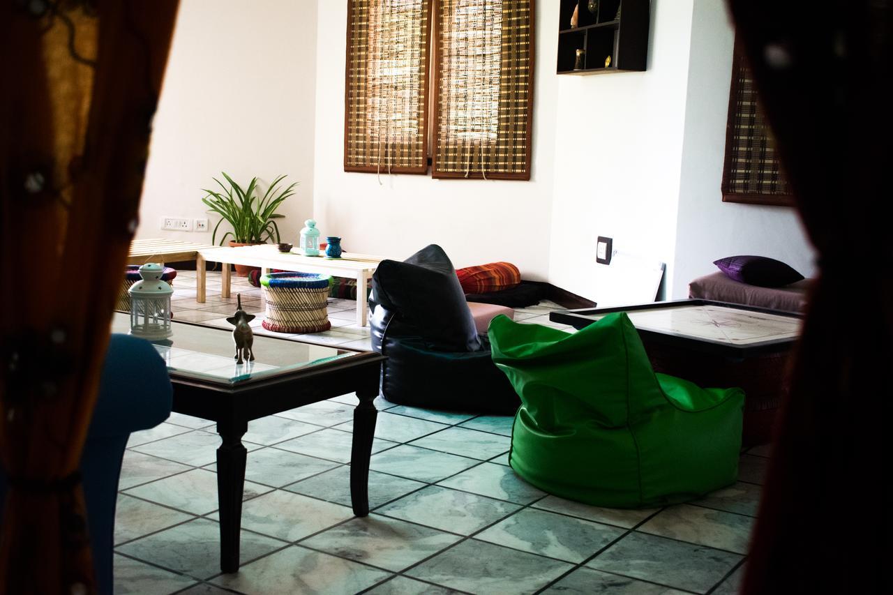 Roots Hostel New Delhi Exterior foto